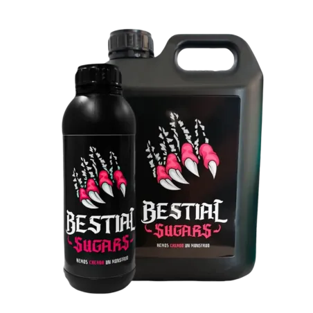 Envases del fertilizante Bestial Sugars de la marca Bestial Nutrients.
